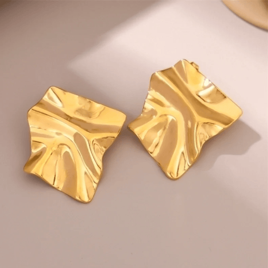 Fyrkantiga Retro Örhängen, Hamrade - Milone Jewelry