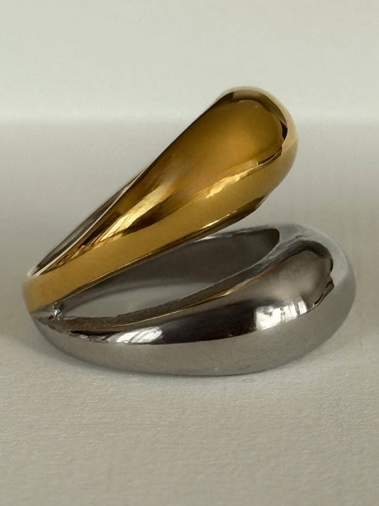 Tvåfärgad Chunky Ring – Kontrast i Stil - Milone Jewelry