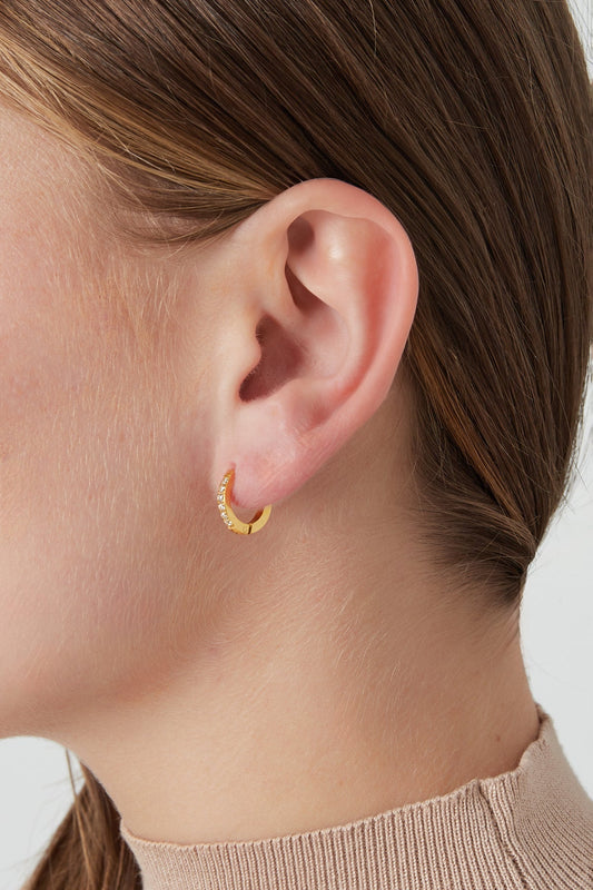 Raka Hoops med Stenar - Milone Jewelry